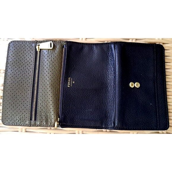 Fossil Preston Tri-Fold Olive/Black Perforated Leather Wallet No Wristlet Strap - Picture 5 of 5